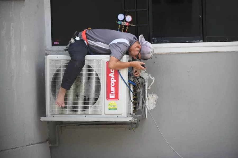 What Does an AC Maintenance Technician Do