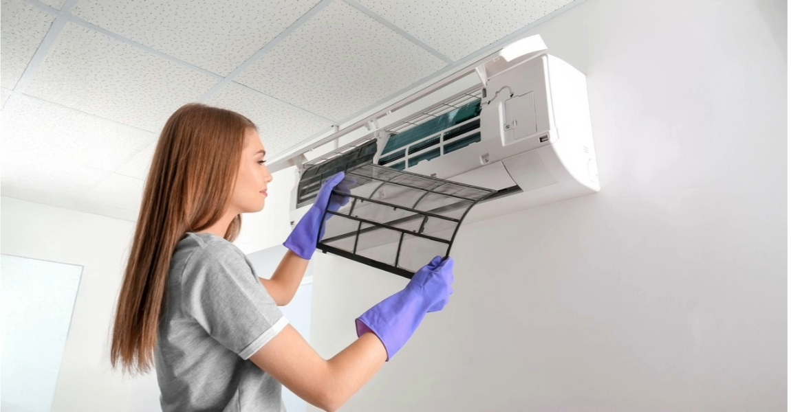 Air Conditioner Maintenance cleaning filters